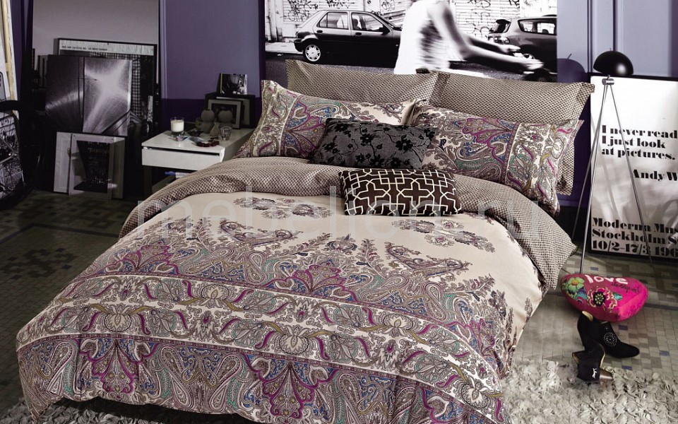 Комплект евростандарт Berta Arya Артикул - AR_8680943029225, Бренд - Arya (Турция), Серия - Berta, Размер - евростандарт, Материал - хлопок 100%, Тип ткани - сатин, Компоненты, входящие в комплект - Наволочка: 50х70,2 шт, коричневый 70х70,2 шт, коричневыйПододеяльник: 200х220, коричневыйПростыня: 240х260, коричневый, Вид крепления - на кнопках, Цвет - коричневый, Тип отделки - наволочки декорированы кантом, Тема отделки - огуречный орнамент, Дополнительные параметры - Уход за бельем из сатина печатного:Стирка в холодной воде (t=40