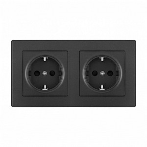 Розетка с заземлением и со шторкой SET06-2 SET06-2-40-1x2 black