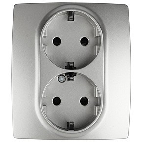 Розетка двойная с заземлением и со шторкой, без рамки Эра 12 12-2104-03