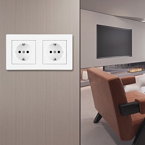 Розетка с заземлением и со шторкой SET06-2 SET06-2-40-1x2 white