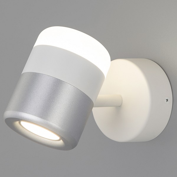 

Бра Oskar 20165/1 LED белый/серебро 9W, Oskar 20165/1 LED белый/серебро 9W